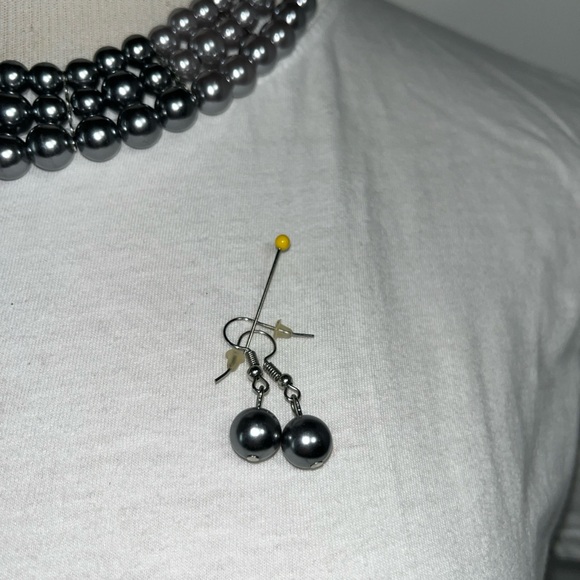 Paparazzi Lady in Waiting Necklace and Earring Set - Picture 3 of 4